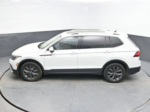 Used 2022 Volkswagen Tiguan SE AWD/4WD image 22