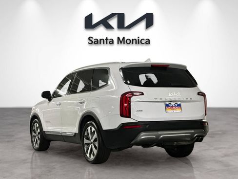 Certified 2022 Kia Telluride EX w/ EX Premium Package AWD/4WD image 4
