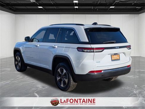 Used 2022 Jeep Grand Cherokee Limited 4xe image 3