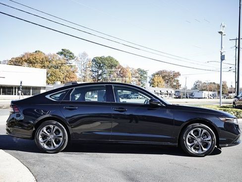 Used 2024 Honda Accord EX-L image 9