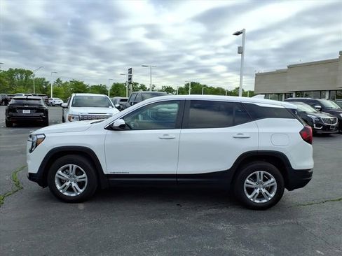 Used 2024 GMC Terrain SLE FWD image 10
