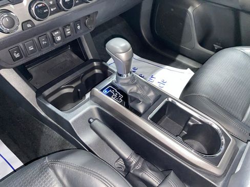 Used 2018 Toyota Tacoma Limited w/ Four Season Floor Mat Package AWD/4WD image 20