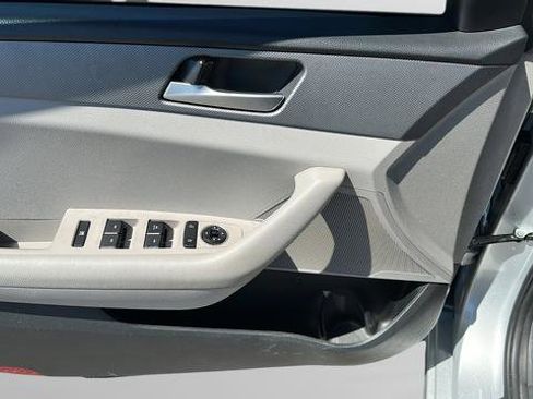 Used 2019 Hyundai Sonata SE FWD image 11