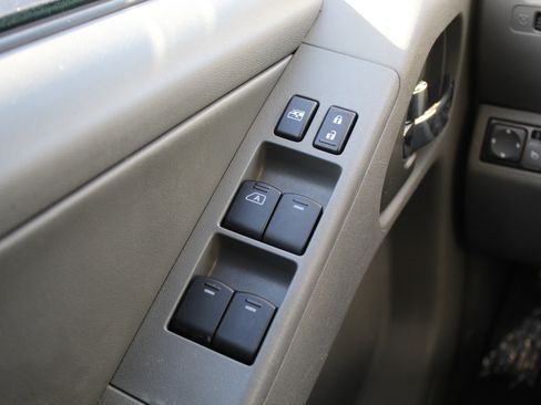 Used 2012 Nissan Frontier PRO-4X image 27