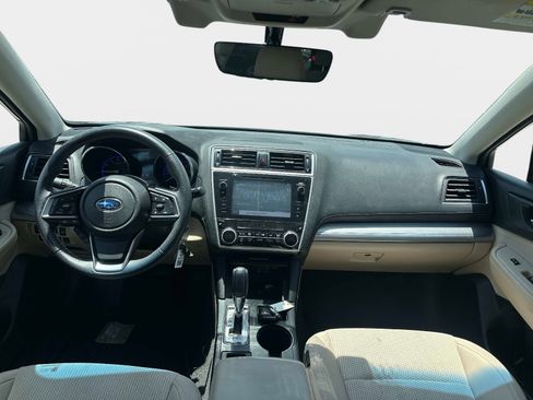 Used 2019 Subaru Outback 2.5i Premium w/ Popular Package #2 AWD/4WD image 9