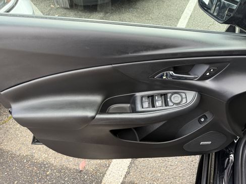 Used 2018 Chevrolet Volt Premier w/ Driver Confidence Package image 16