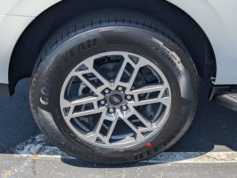 New 2026 Ford Expedition Active RWD image 18