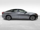 Used 2024 Nissan Altima 2.5 SV image 5