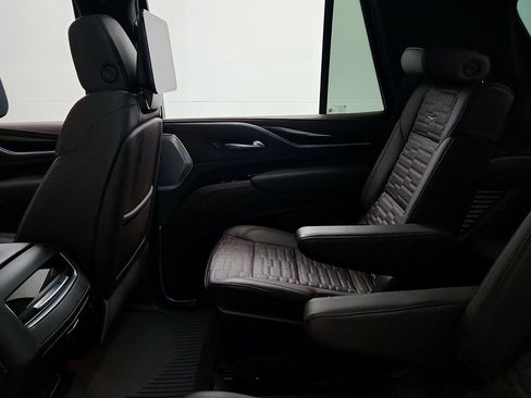 Certified 2024 Cadillac Escalade Sport Platinum w/ LPO, ONYX Package AWD/4WD image 25
