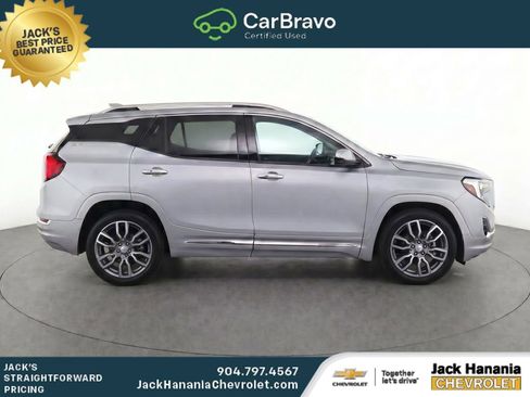 Used 2024 GMC Terrain Denali w/ Denali Premium Package AWD/4WD image 5