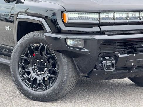 Used 2024 GMC Hummer EV 2X image 12