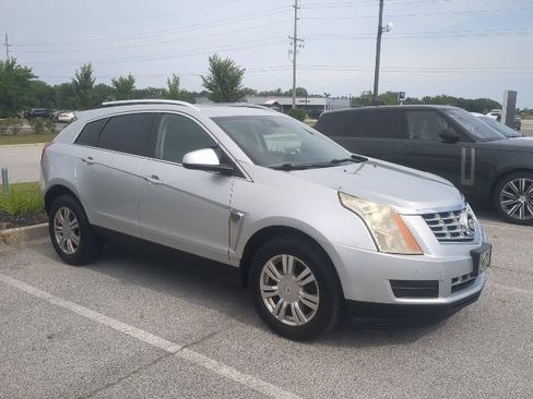 Used 2015 Cadillac SRX Luxury w/ Driver Awareness Package FWD image 3