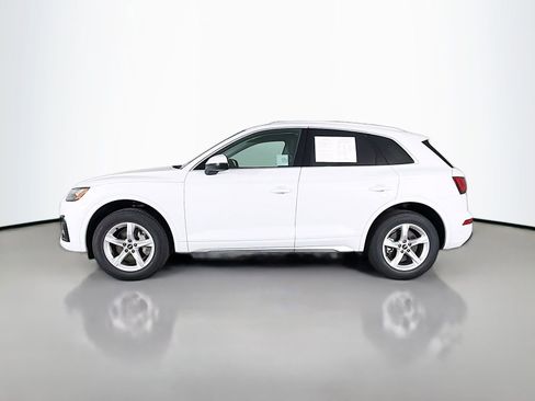 Used 2023 Audi Q5 2.0T Premium w/ Convenience Package AWD/4WD image 4