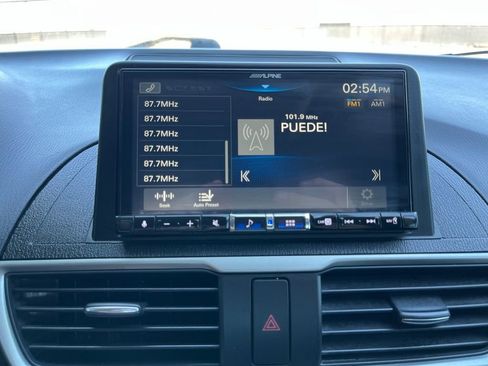 Used 2014 MAZDA MAZDA3 i Sport image 33