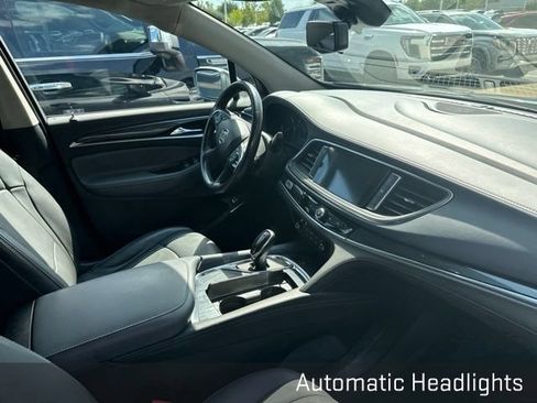 Used 2019 Buick Enclave Essence FWD image 10
