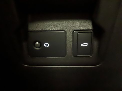 Used 2023 Land Rover Range Rover Velar R-Dynamic S image 24