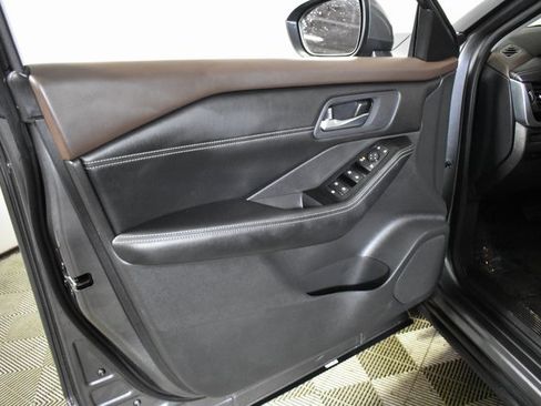 Certified 2023 Nissan Rogue SV w/ SV Premium B Package image 7