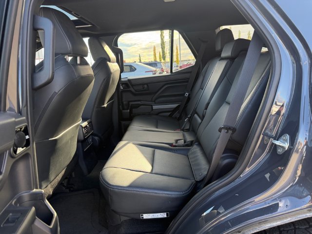 Used 2025 Toyota 4Runner TRD Off-Road Premium AWD/4WD image 22