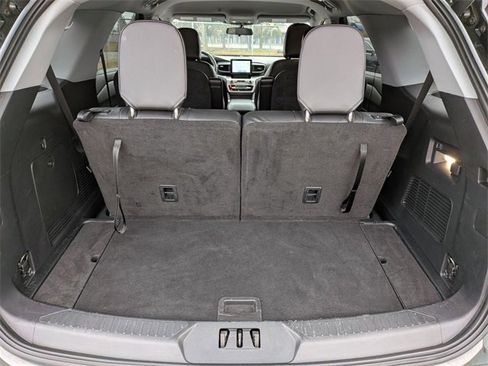 Used 2022 Ford Explorer XLT w/ Equipment Group 202A image 27