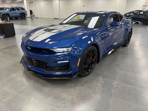Used 2020 Chevrolet Camaro SS RWD image 3
