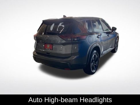 Used 2025 Nissan Rogue SV AWD/4WD image 16
