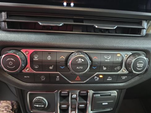 New 2026 Jeep Gladiator Sport AWD/4WD image 21