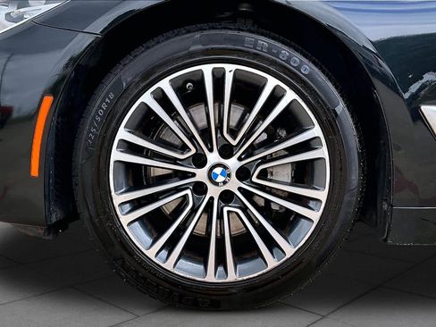Used 2019 BMW 530i w/ Convenience Package RWD image 11