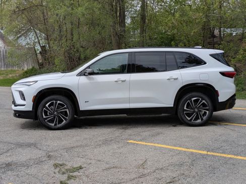 New 2026 Buick Enclave Sport Touring w/ Power Package AWD/4WD image 4