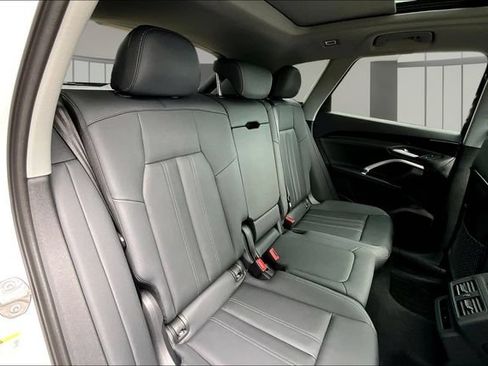 Used 2025 Audi Q5 Premium w/ Convenience Package AWD/4WD image 25