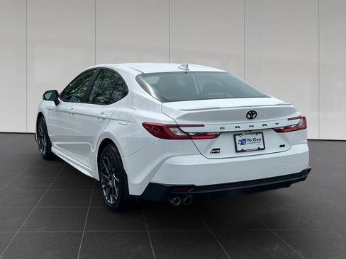 Used 2025 Toyota Camry SE AWD/4WD image 3