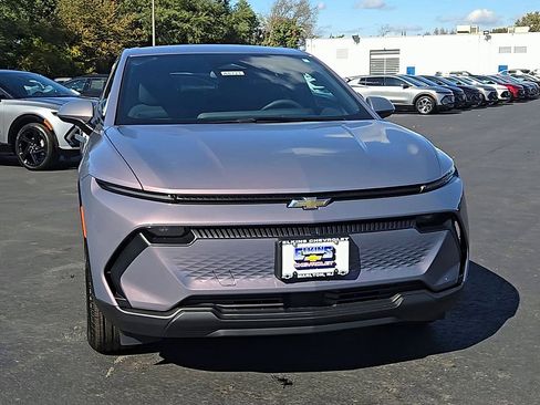 New 2026 Chevrolet Equinox EV LT image 7