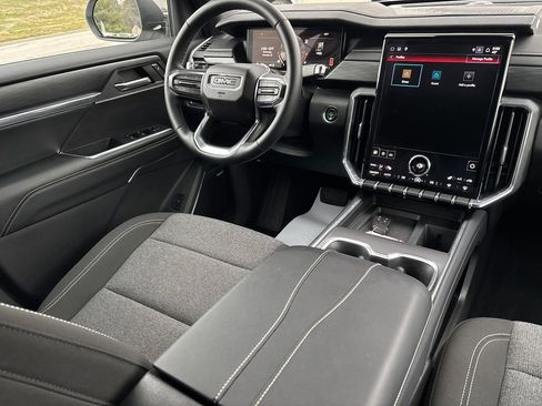 Used 2025 GMC Acadia Elevation image 21