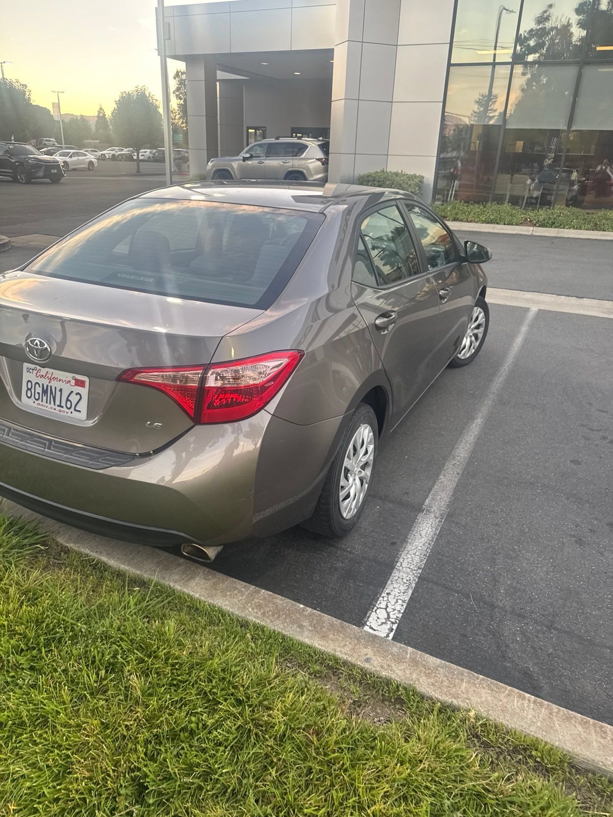Used 2019 Toyota Corolla LE FWD image 17