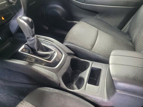 Used 2017 Nissan Rogue S AWD/4WD image 26
