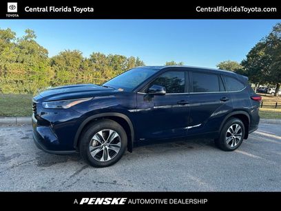 Used 2025 Toyota Highlander XLE