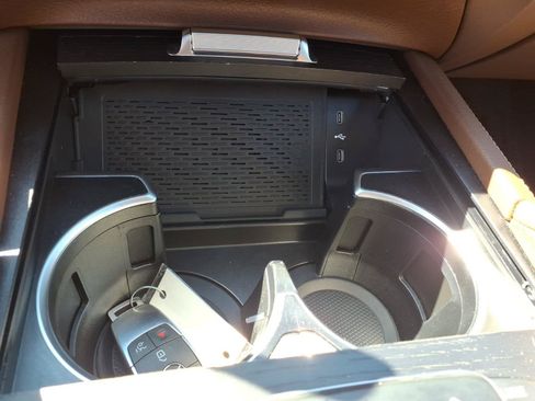 Used 2025 Mercedes-Benz GLS 580 4MATIC image 29