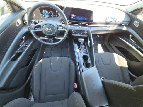Used 2024 Hyundai Elantra SEL FWD image 12