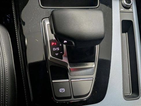 Certified 2025 Audi Q5 2.0T Premium Plus image 12