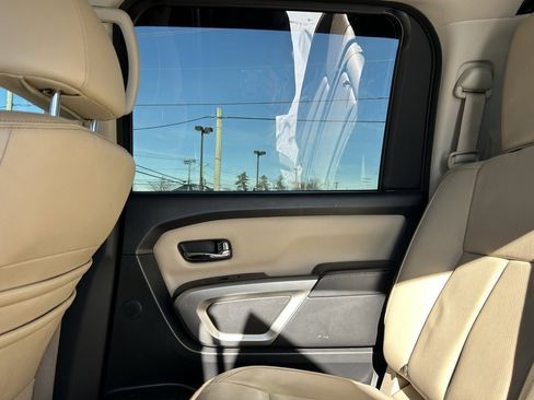 Used 2018 Nissan Titan SL w/ Chrome Package image 29
