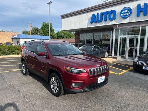 Used 2019 Jeep Cherokee Latitude Plus AWD/4WD image 3