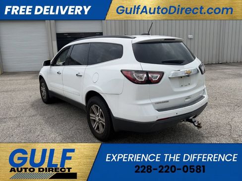 Used 2017 Chevrolet Traverse LT FWD image 5