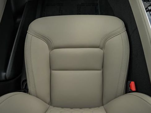 New 2026 Volvo XC90 T8 Plus w/ Protection Package Premier AWD/4WD image 30