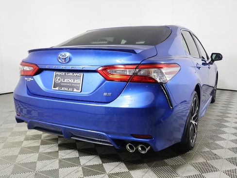 Used 2018 Toyota Camry SE image 5