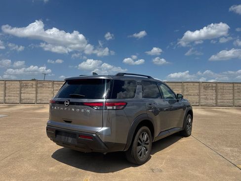 Used 2025 Nissan Pathfinder SV FWD image 19