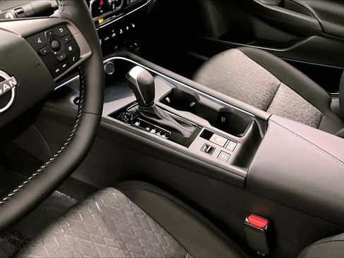 New 2026 Nissan Sentra SV w/ SV Convenience Package FWD image 9