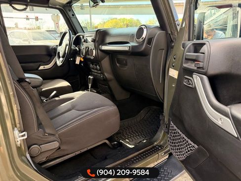 Used 2015 Jeep Wrangler Unlimited Rubicon w/ Dual Top Group image 30