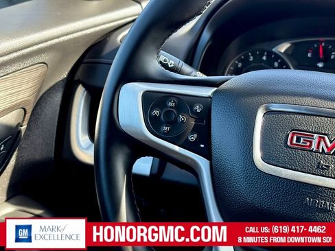 Used 2024 GMC Terrain SLT AWD/4WD image 26
