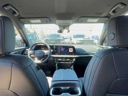 Used 2026 Chevrolet Traverse LT w/ Midnight/Sport Edition AWD/4WD image 25