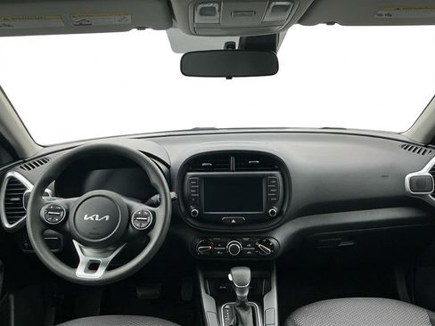 Used 2025 Kia Soul LX w/ LX Technology Package FWD image 12