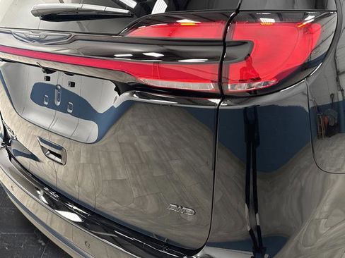 New 2026 Chrysler Pacifica Select image 35